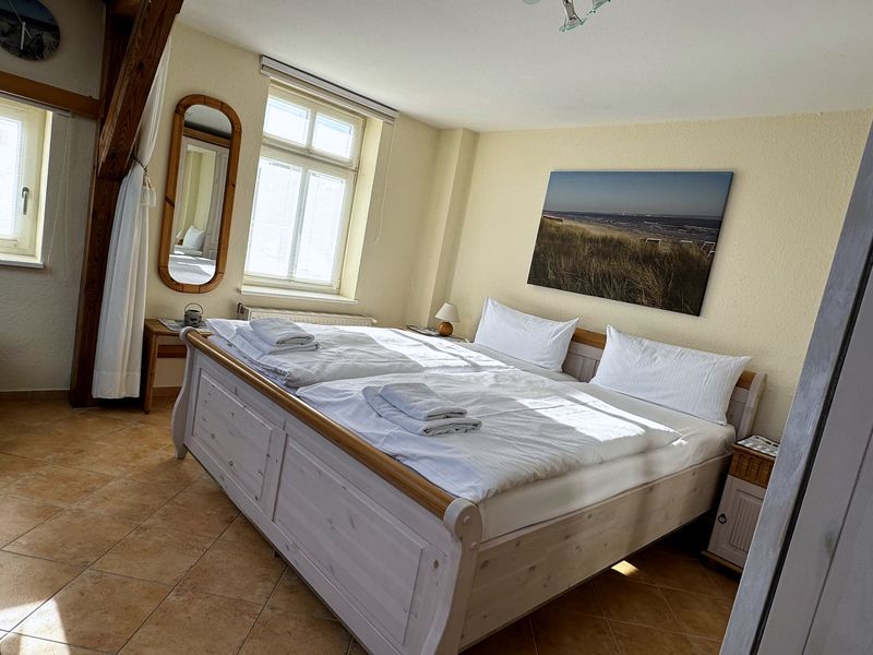 Schlafzimmer Bild 2