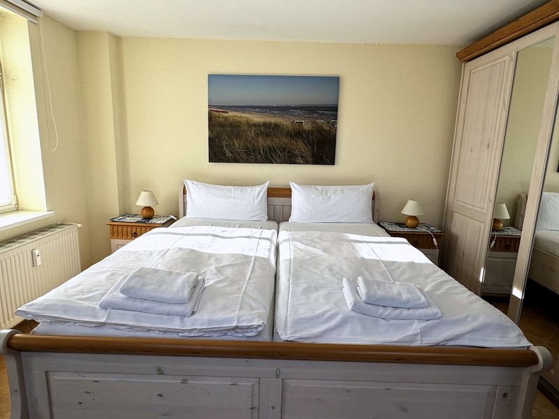 Schlafzimmer Bild 4