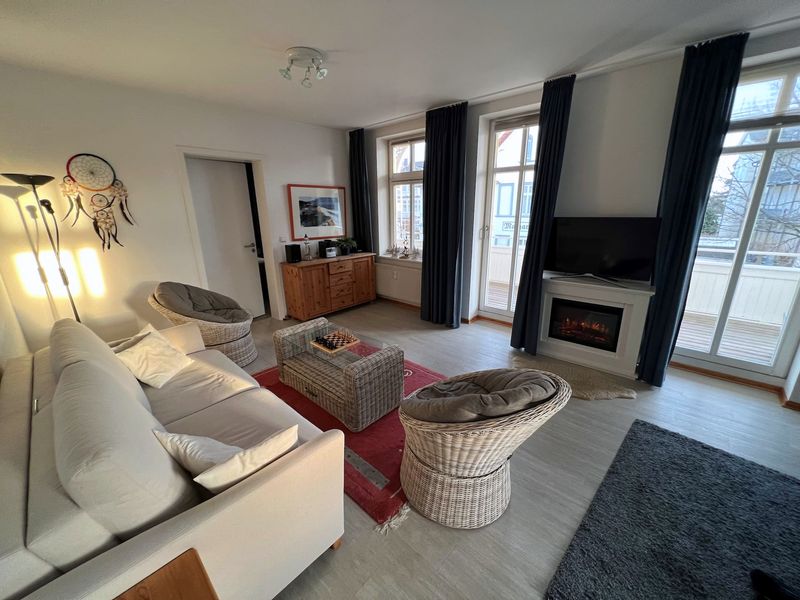 Wohnzimmer Bild 1